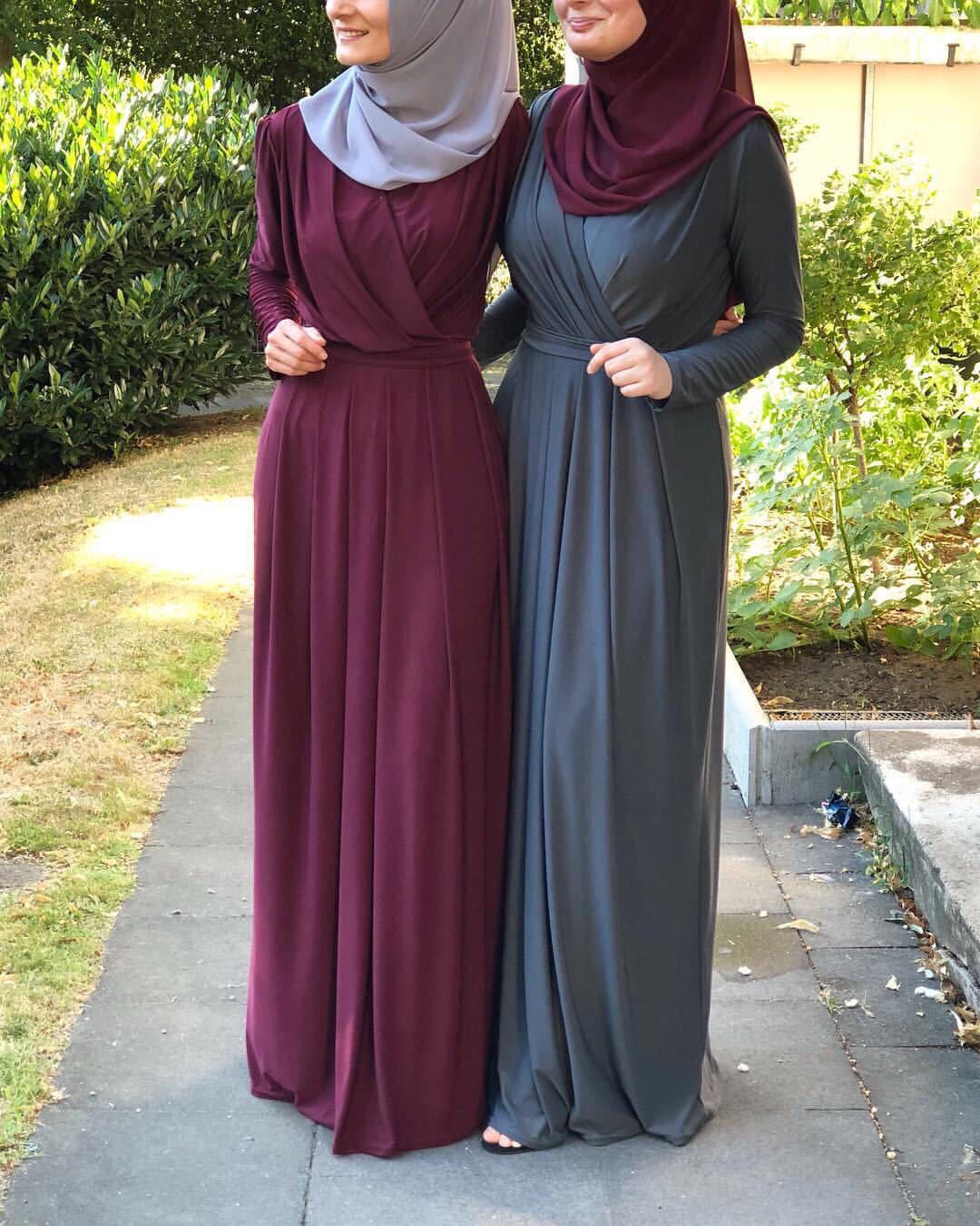 Women's V-neck Lace-up Pleated Abaya Dress