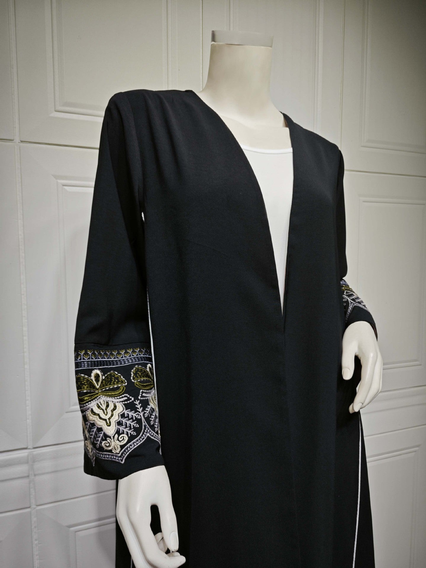 Fashion Embroidery Abaya Black Robe