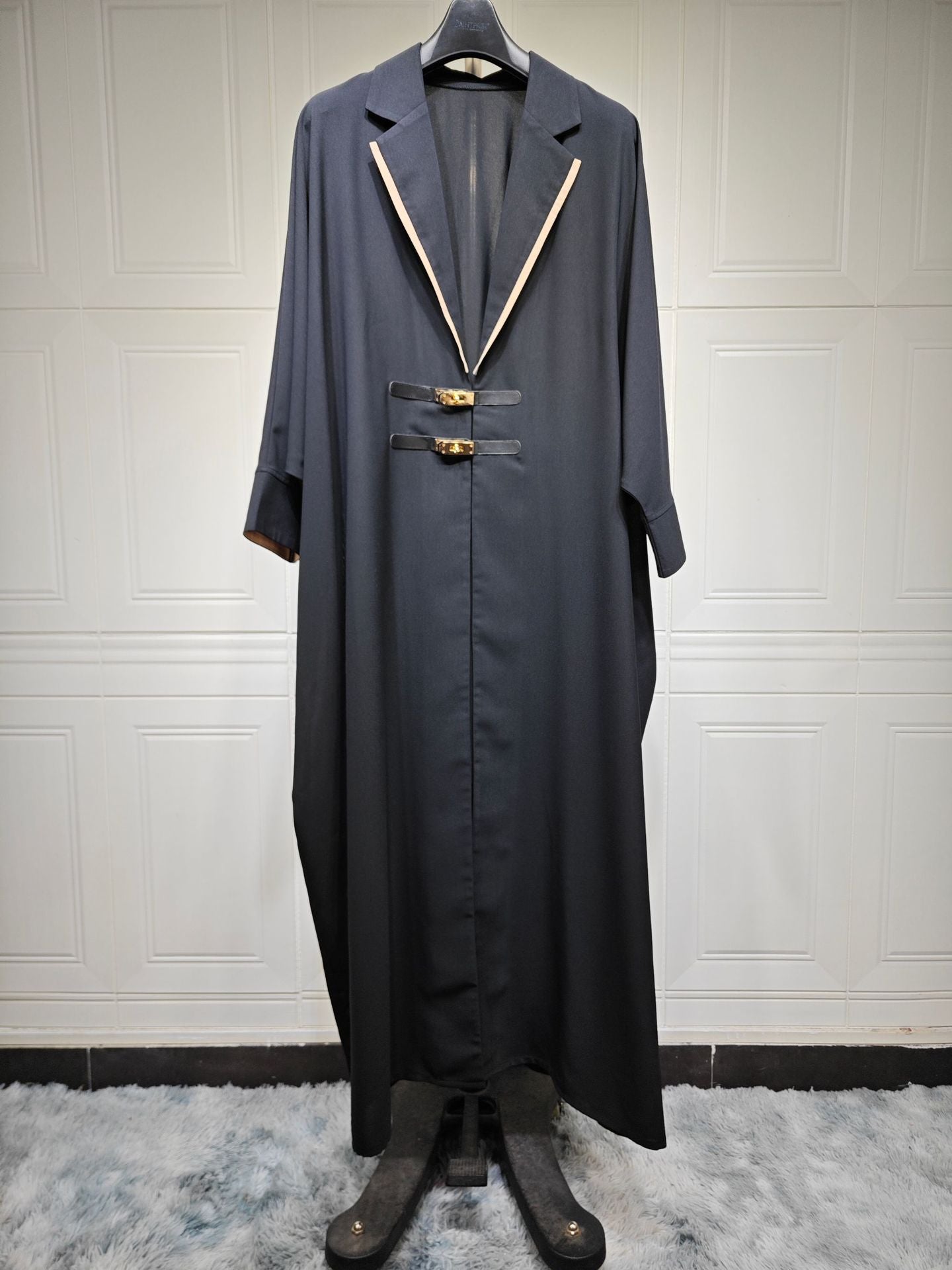 Fashion Batwing Sleeve Outer Black Robe