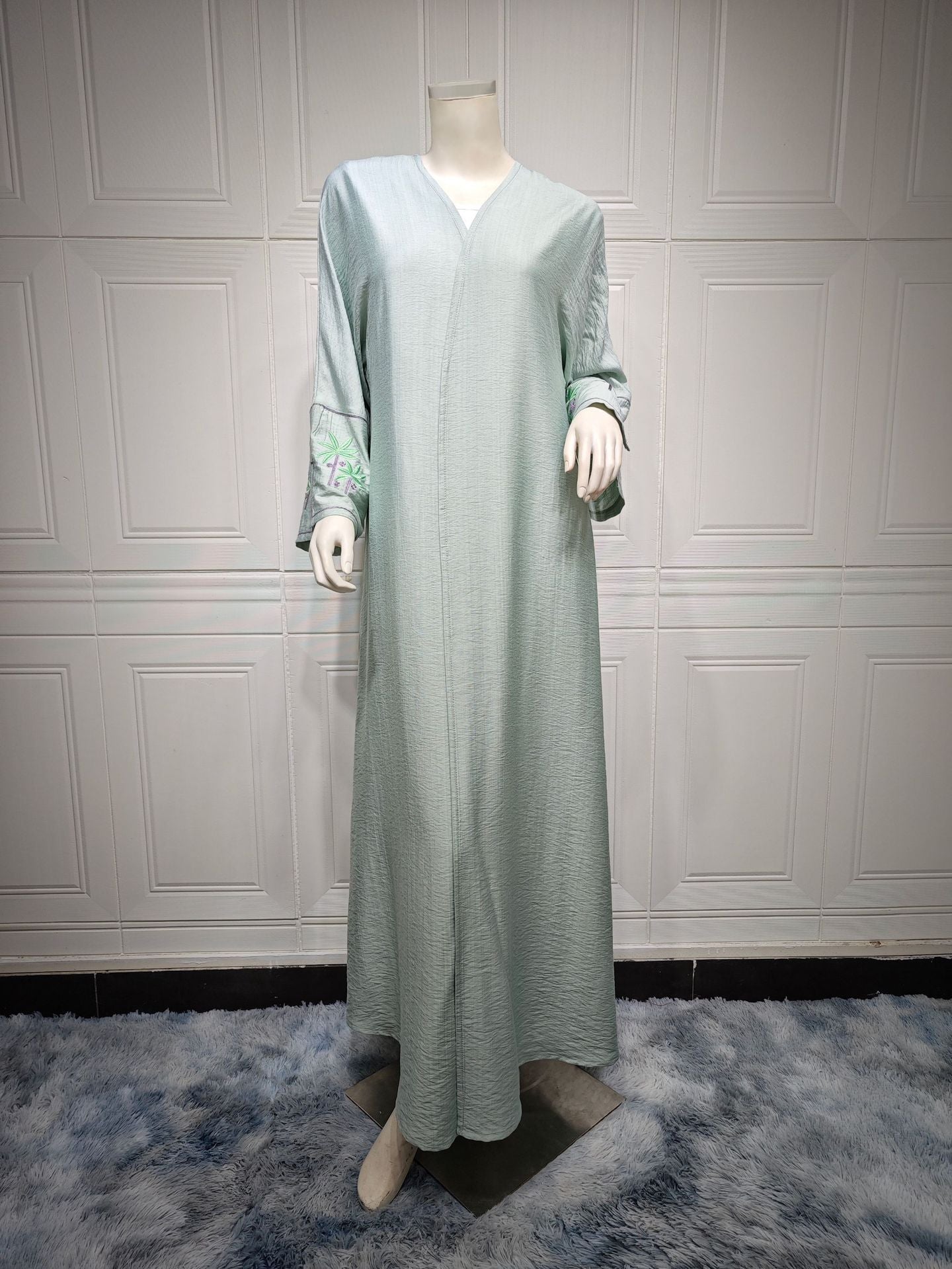 Robe de broderie pour femmes Abaya ouverte