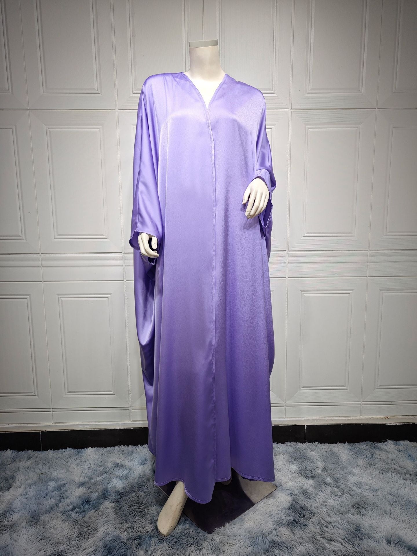 Women's Soft Light Forged Bat-sleeved Robe