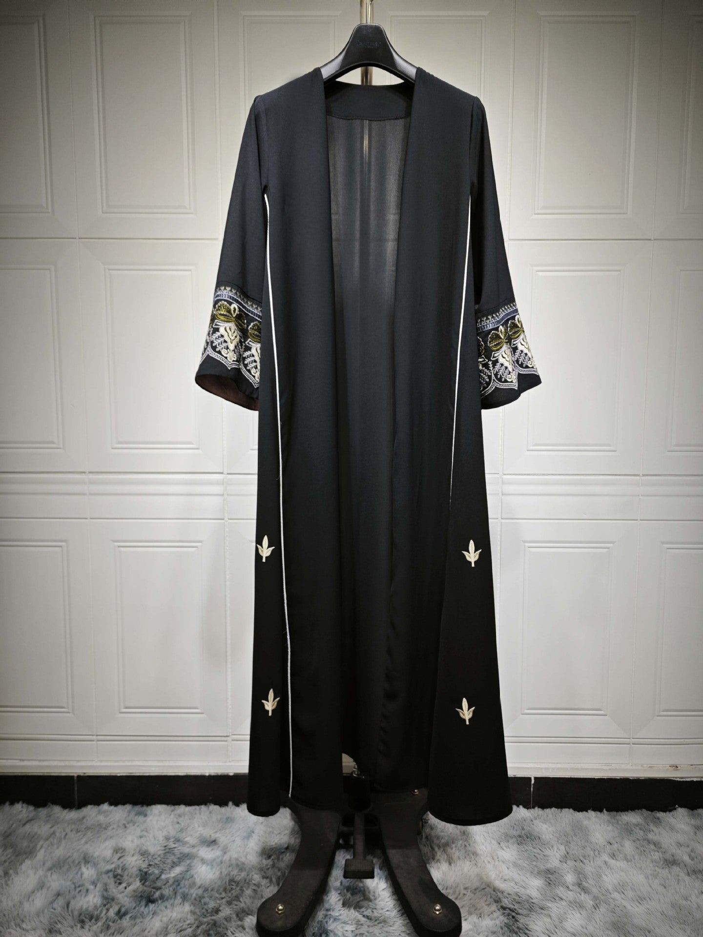Fashion Embroidery Abaya Black Robe